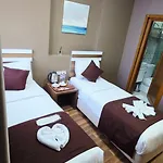 Hotel Safir Gold 4*
