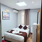 Hotel Safir Gold 4*